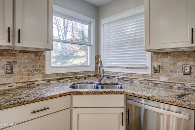 3424 Berkshire Circle, Johnson City, TN 37604