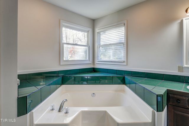 3424 Berkshire Circle, Johnson City, TN 37604