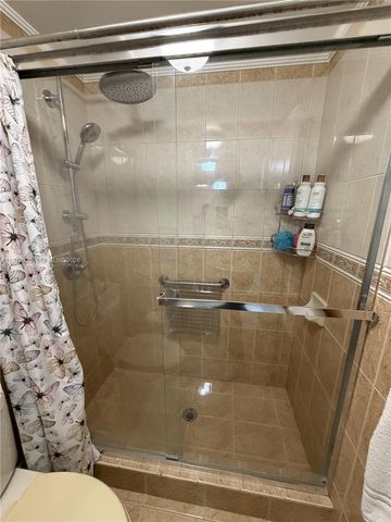 1800 W 54th Street 309, Hialeah, FL 33012