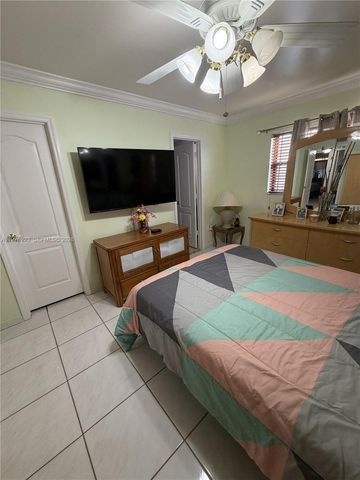 1800 W 54th Street 309, Hialeah, FL 33012