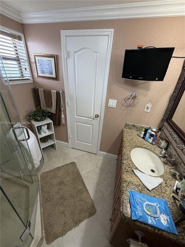 1800 W 54th Street 309, Hialeah, FL 33012