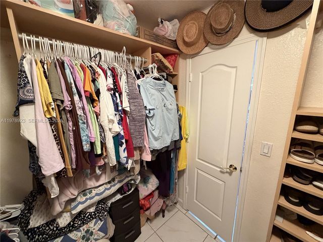 1800 W 54th Street 309, Hialeah, FL 33012