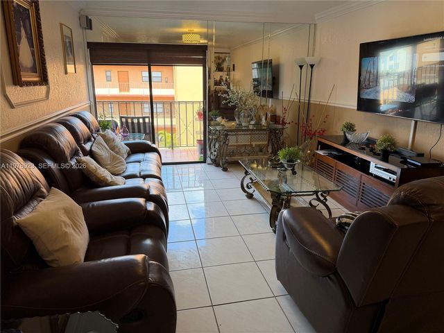 1800 W 54th Street 309, Hialeah, FL 33012