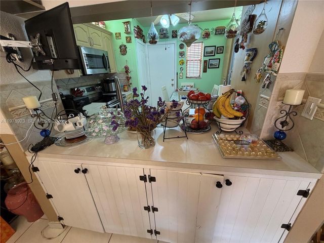 1800 W 54th Street 309, Hialeah, FL 33012