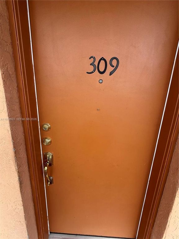 1800 W 54th Street 309, Hialeah, FL 33012