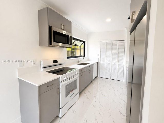 401 S Shore Drive, Miami Beach, FL 33141