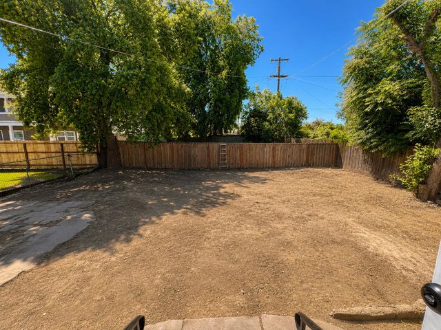 526 E Jackson St, Stockton, CA 95206