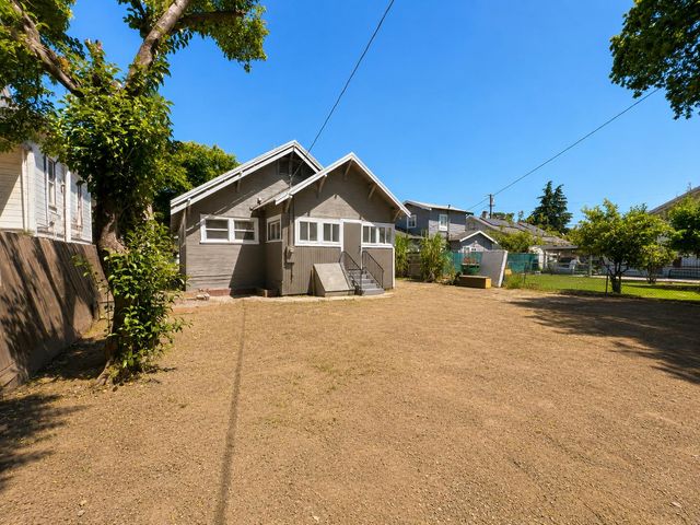 526 E Jackson St, Stockton, CA 95206