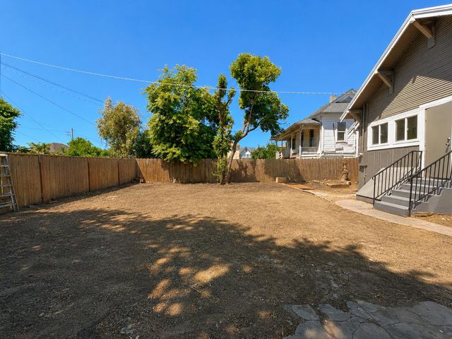 526 E Jackson St, Stockton, CA 95206