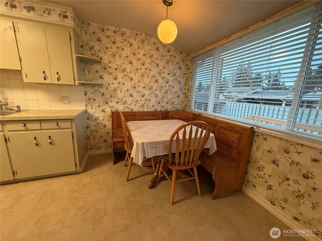 221 W Forest Avenue, Port Angeles, WA 98362