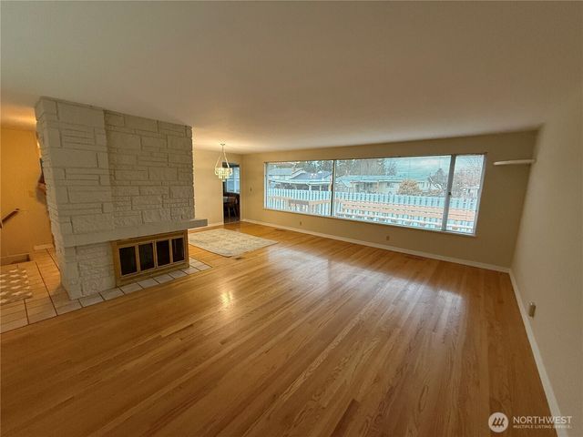 221 W Forest Avenue, Port Angeles, WA 98362