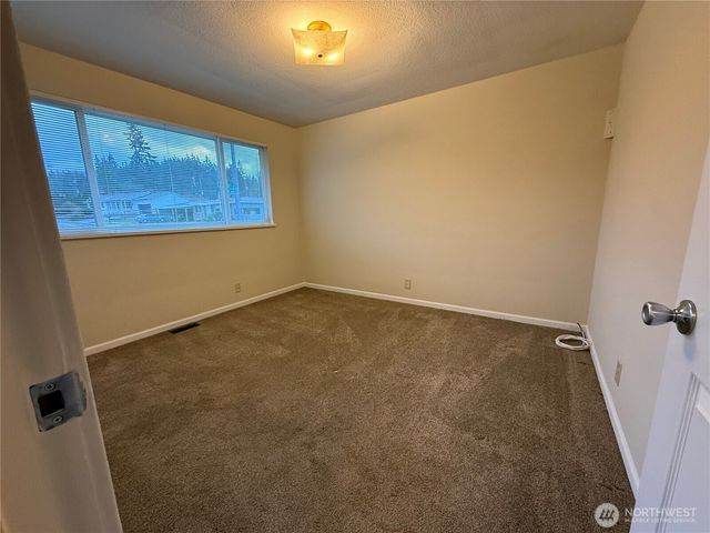 221 W Forest Avenue, Port Angeles, WA 98362