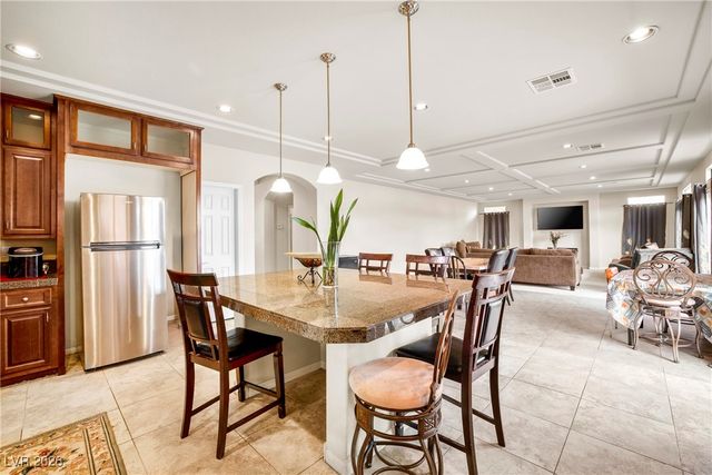 8276 Windsor Oaks Street, Las Vegas, NV 89139