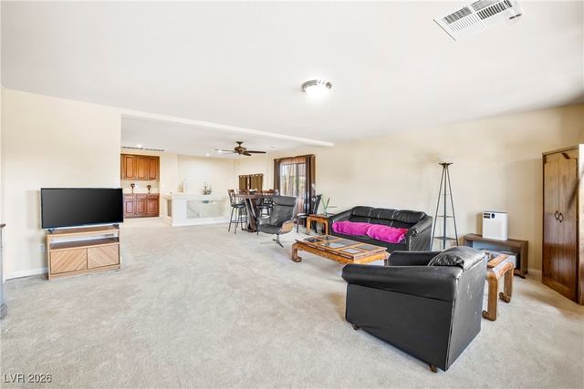 8276 Windsor Oaks Street, Las Vegas, NV 89139