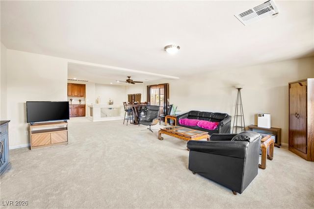 8276 Windsor Oaks Street, Las Vegas, NV 89139