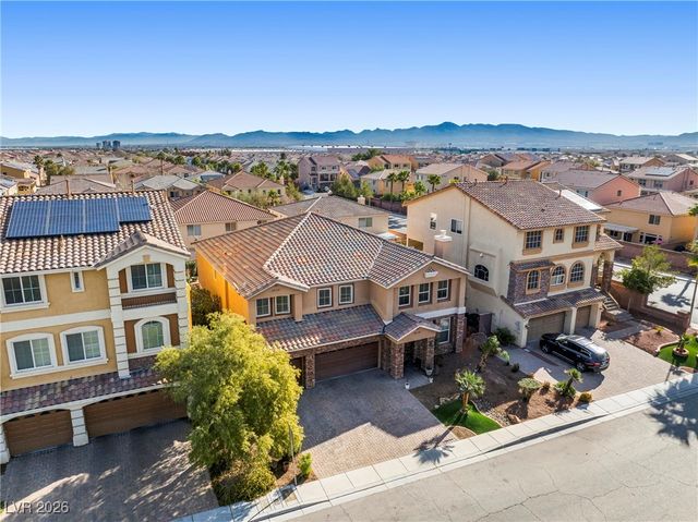 8276 Windsor Oaks Street, Las Vegas, NV 89139