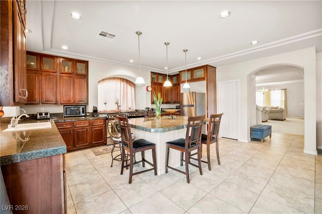 8276 Windsor Oaks Street, Las Vegas, NV 89139