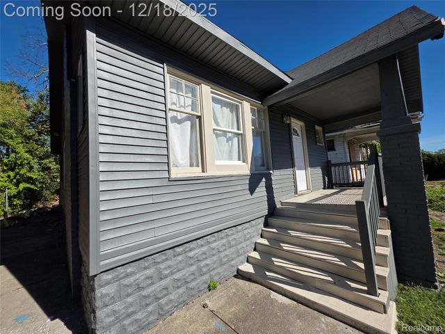 2530 Fullerton Street, Detroit, MI 48238