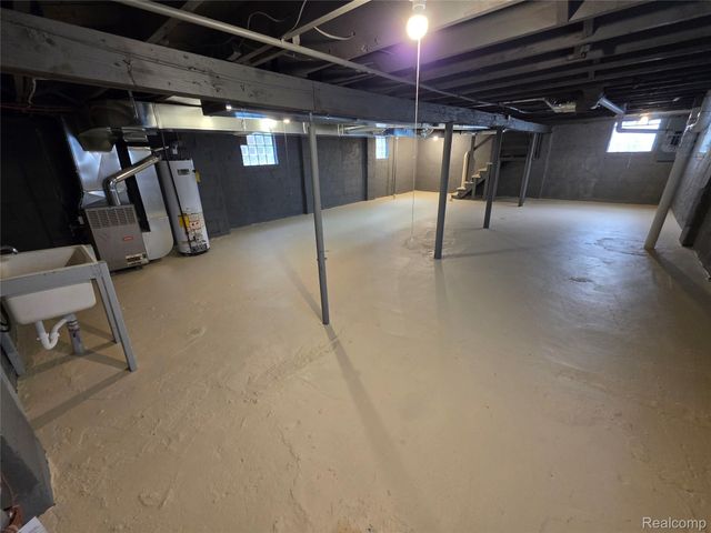 2530 Fullerton Street, Detroit, MI 48238