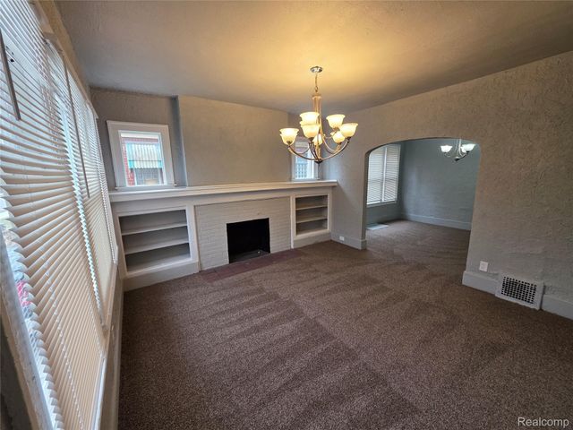 2530 Fullerton Street, Detroit, MI 48238