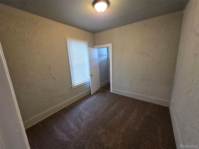 2530 Fullerton Street, Detroit, MI 48238