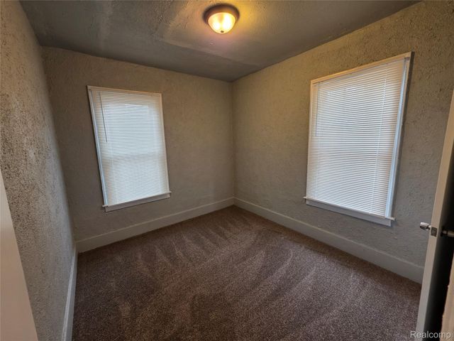 2530 Fullerton Street, Detroit, MI 48238