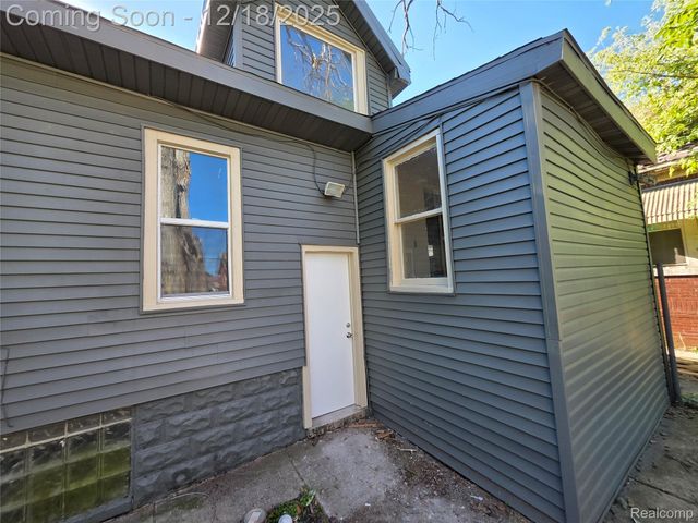 2530 Fullerton Street, Detroit, MI 48238