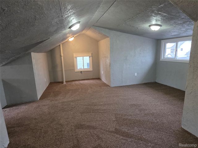 2530 Fullerton Street, Detroit, MI 48238