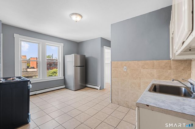 66 Standish Street 2W, Hartford, CT 06114