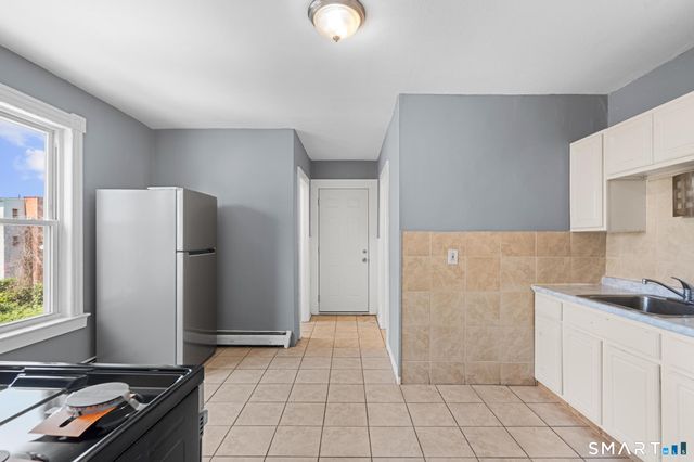 66 Standish Street 2W, Hartford, CT 06114