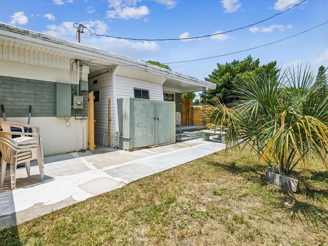 1940 SHADY COVE DRIVE, Holiday, FL 34691