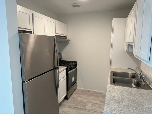 15B E Dundee Quarter Drive 301, Palatine, IL 60074