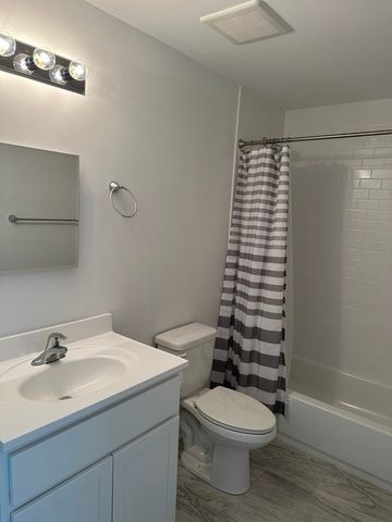 15B E Dundee Quarter Drive 301, Palatine, IL 60074