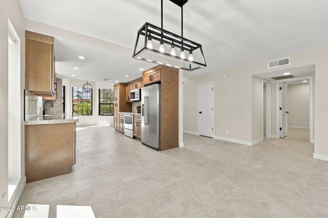 10484 E FANFOL Lane, Scottsdale, AZ 85258