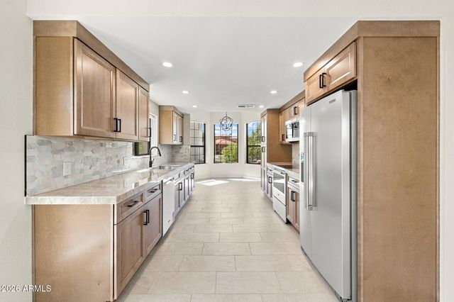 10484 E FANFOL Lane, Scottsdale, AZ 85258