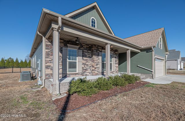 984 Whiskey Court, Grimesland, NC 27837