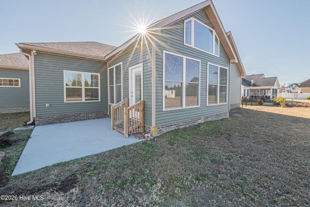 984 Whiskey Court, Grimesland, NC 27837