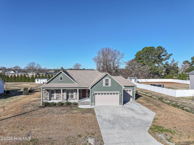 984 Whiskey Court, Grimesland, NC 27837