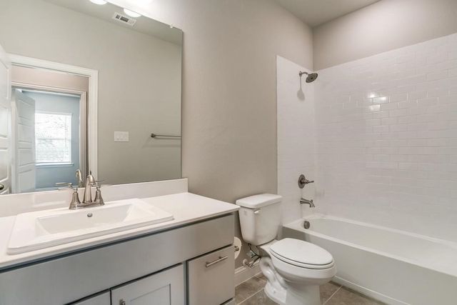 340 Almanor Street, Lewisville, TX 75056