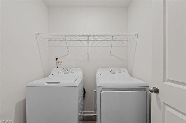 942 Riverbank Drive, Kernersville, NC 27284