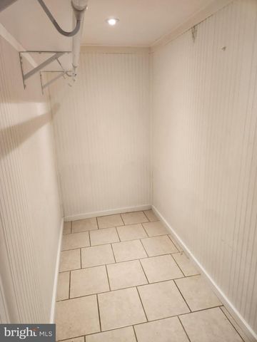 501 S SEMINARY ST, Charles Town, WV 25414