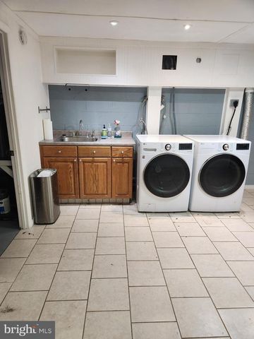 501 S SEMINARY ST, Charles Town, WV 25414