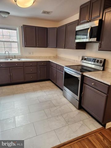 501 S SEMINARY ST, Charles Town, WV 25414