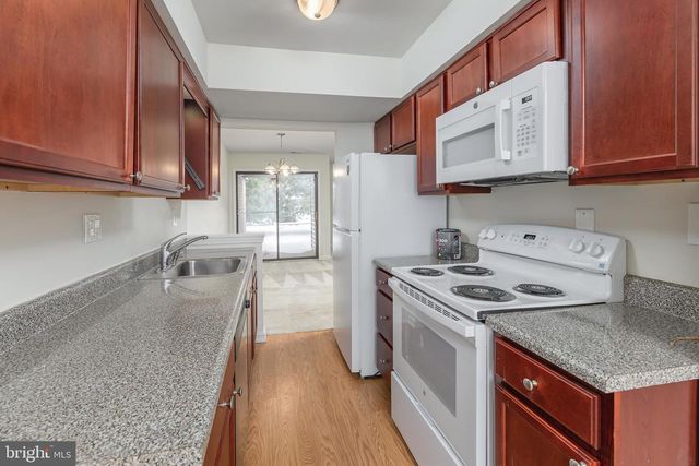 307 MEADOWVIEW, Lindenwold, NJ 08021