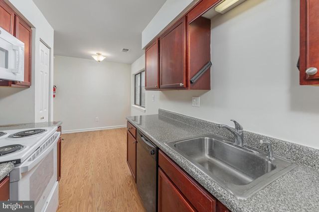 307 MEADOWVIEW, Lindenwold, NJ 08021