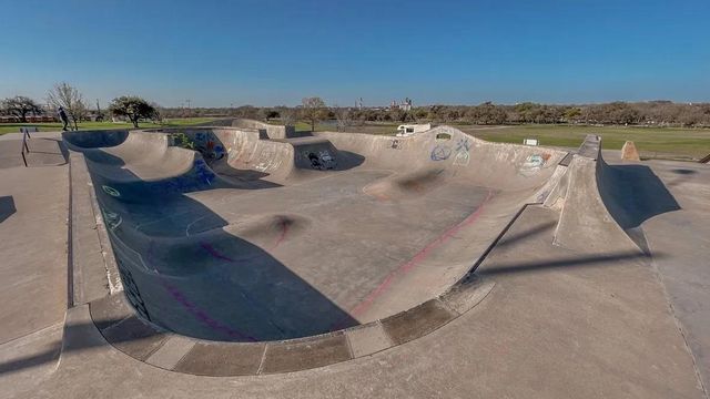 204 ADDISON PL, Lockhart, TX 78644