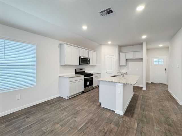 204 ADDISON PL, Lockhart, TX 78644