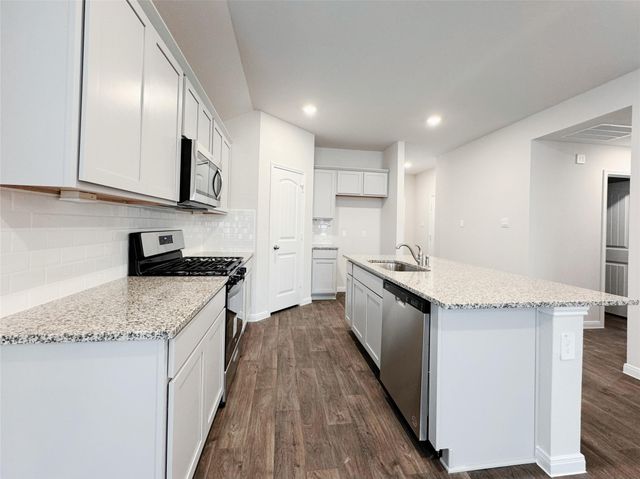 204 ADDISON PL, Lockhart, TX 78644