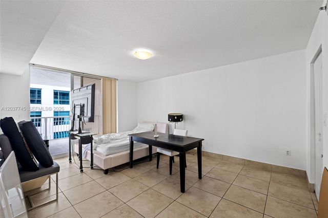 1200 Brickell Bay Drive 3714, Miami, FL 33131