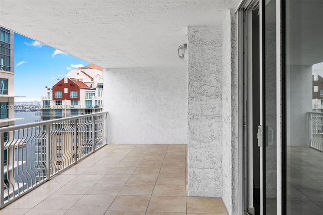 1200 Brickell Bay Drive 3714, Miami, FL 33131